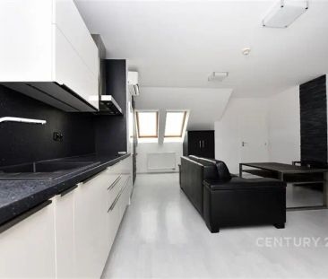 Pronájem bytu 2+KK s terasou a parkovacími stáními - Photo 3