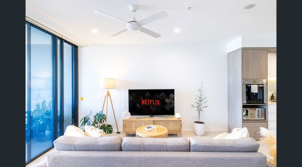 One Bedroom Apartment with multi-purpose room - Photo 1