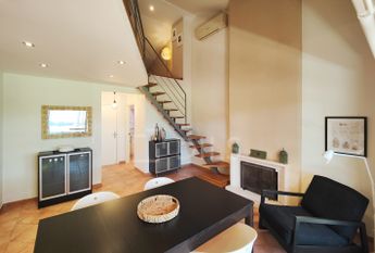 Apartamento T1+1 mobilado e com varandas, no condomínio da Herdade da Aroeira