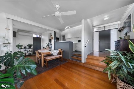 Recently Renovated Spacious Home - Photo 2