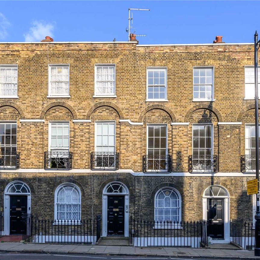 A stunning lateral apartment on Amwell Street. - Photo 1