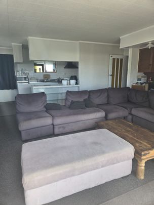 One Room in Boarding House - Papamoa - Photo 1