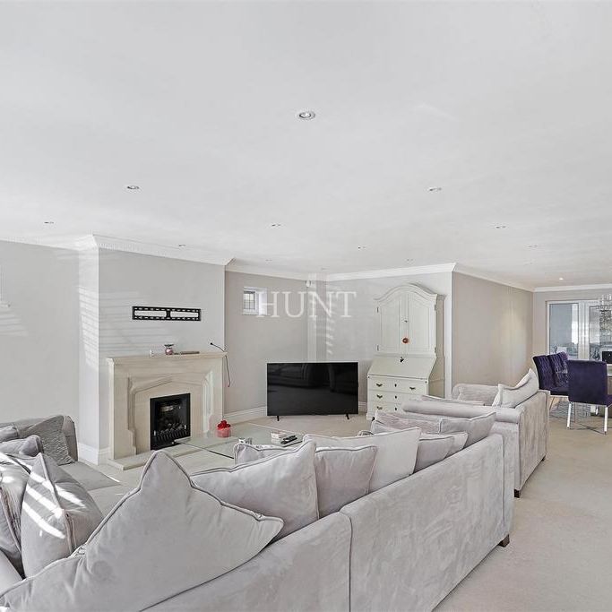 6 bedroom detached house to rent - Photo 1