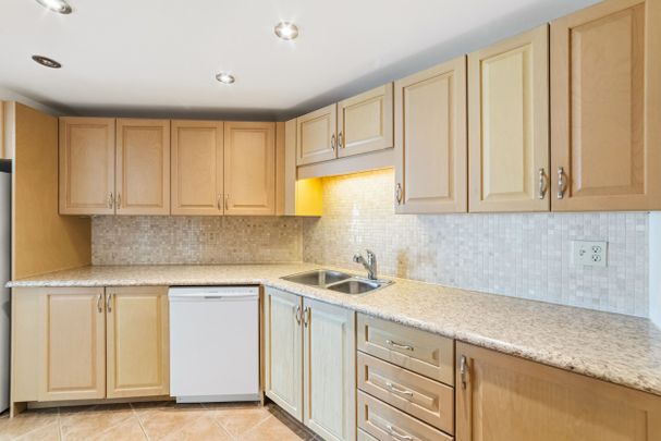 For Lease - 100 Bronte Road Unit# 404, Oakville, Ontario - Photo 1