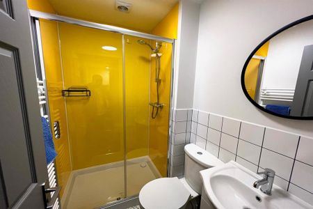 1 bedroom in a house share to rent - Photo 4