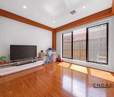 Modern living for a family near all the amenities! - Photo 2