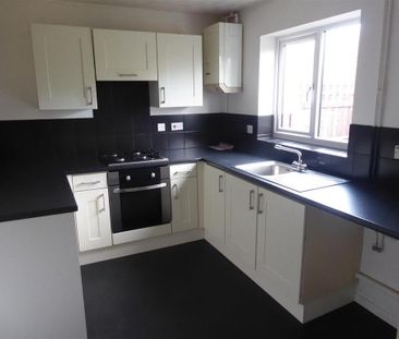 2 bedroom terraced house to rent - Photo 1