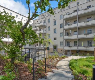 2 Raum Wohnung mit großem Wohnzimmer - Foto 1