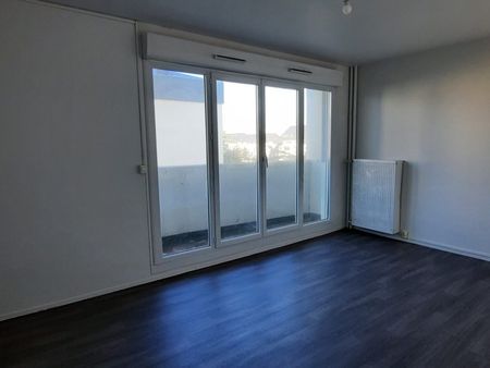 Appartement bien agencé en parfait état dans une résidence à proximité des commerces, des écoles et des transports en communs. - Photo 2