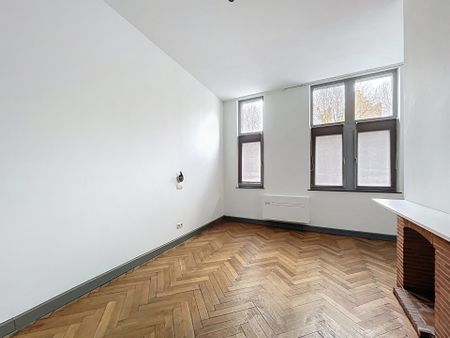 Gelijkvloerse verdieping met één slaapkamer in Tournai - Photo 5