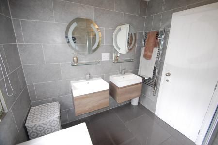 Lyndham Avenue, Burton Upon Trent, Stapenhill, DE15 - Photo 5