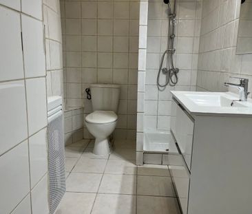 Location Appartement 2 pièces 39m² LA SEYNE SUR MER 83500 - Photo 4