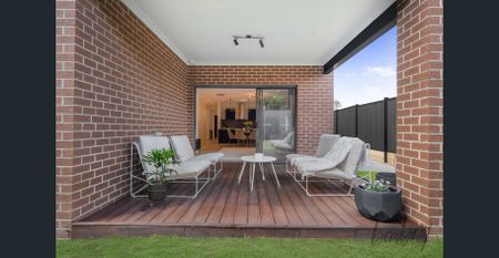 Modern Family Living in a Prime Craigieburn Location - Photo 4