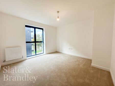 2 bedroom flat to rent - Photo 3