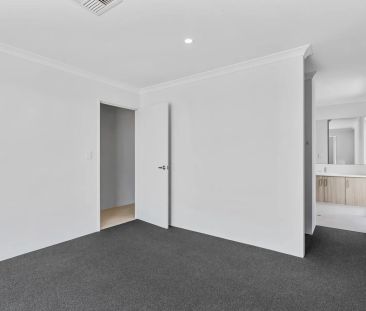 Spacious and Stylish 4-Bedroom Home Close to Shops, Schools and Parks - Photo 6