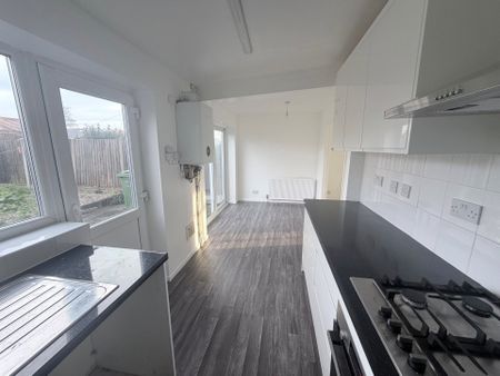 MollingtonCrescent, Shirley, SOLIHULL - Photo 2