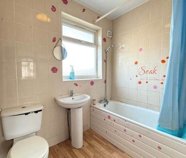 4 bedroom semi-detached house to rent - Photo 6