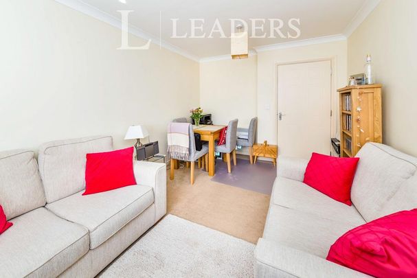 1 bedroom flat to rent - Photo 1