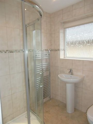 2 bedroom detached bungalow to rent - Photo 3