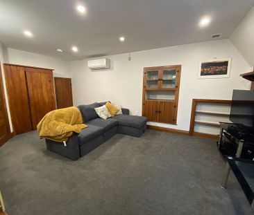 Walk to town, furnished flat with wi fi included - Photo 6