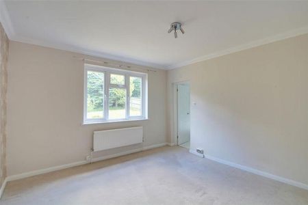 5 bedroom detached house to rent - Photo 4