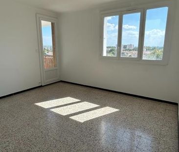 Location Appartement 3 pièces 56m² AVIGNON 84000 - Photo 3