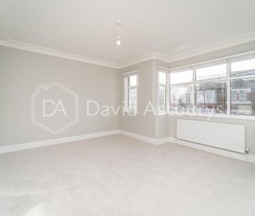 3 bedroom end of terrace house to rent - Photo 3