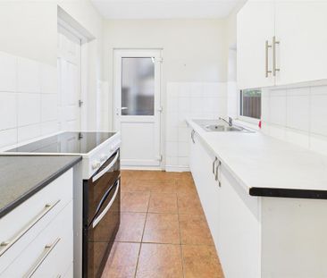 1 bedroom in a house share to rent - Photo 6