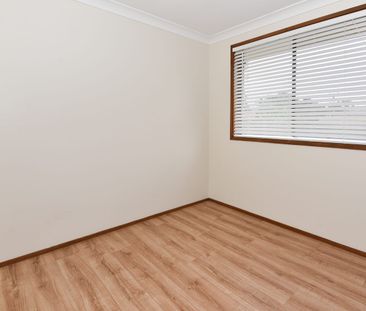27 Woodport Close, Green Point, NSW 2251 - Photo 4
