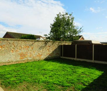 3 bedroom semi-detached house to rent - Photo 4