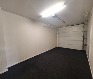 Modern Living - Photo 1