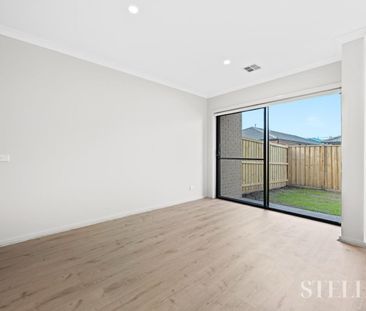 Modern 4-Bedroom Family Home - Available Now - Photo 1