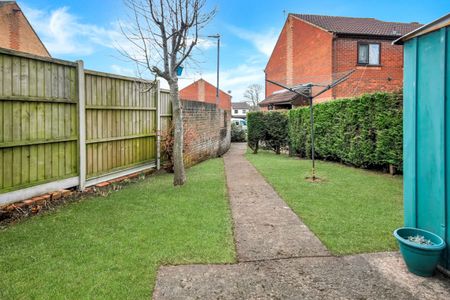 32 Larkspur Close, South Gloucestershire, Thornbury, BS35 1UQ - Photo 5