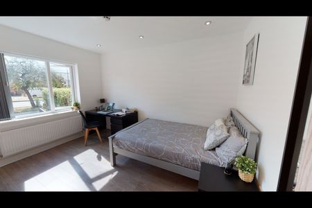 8 Bed Semi-Detached House, Charter Avenue, CV4 - Photo 2