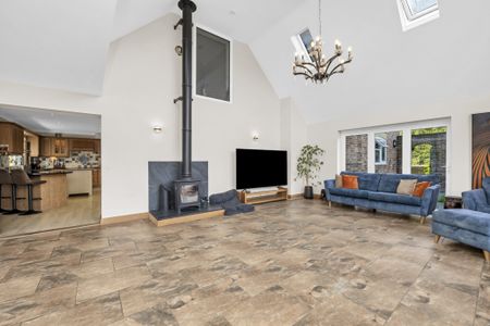 Bury St. Edmunds, Bradfield Combust - Photo 2