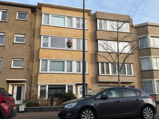 Goed onderhouden appartement met twee slaapkamers gelegen in een residentiële wijk. In een gebouw met lift. - Photo 1