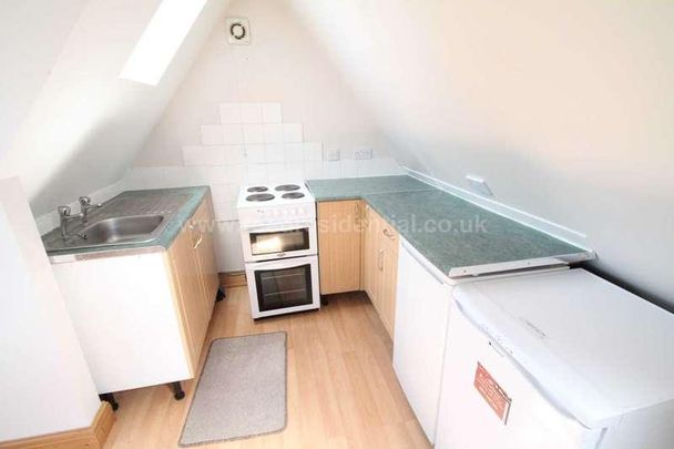 Crowborough Road, Southend On Sea, SS2 - Photo 1