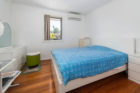 Fully Furnished 2-Bedroom Home - Photo 4