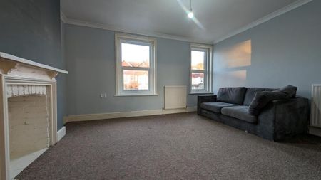 2 bedroom maisonette to rent - Photo 2