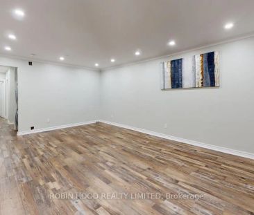 1290 Redbank Crescent #Main - Photo 6