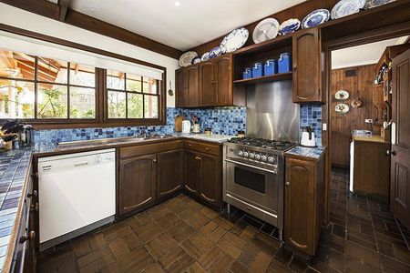 3 OR 6 MONTH LEASE ONLY | STONES THROW FROM BEACH | BAY VIEWS - Photo 3