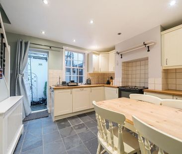 3 bedroom semi-detached house to rent - Photo 5