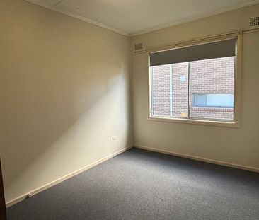 Walk Everywhere! - Photo 2