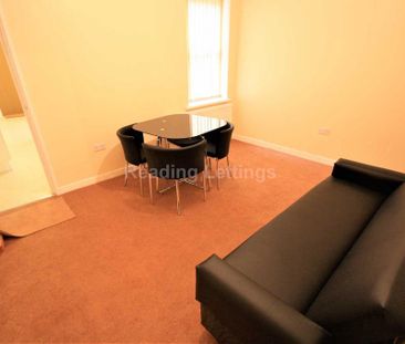 4 bedroom terraced house to rent - Photo 2