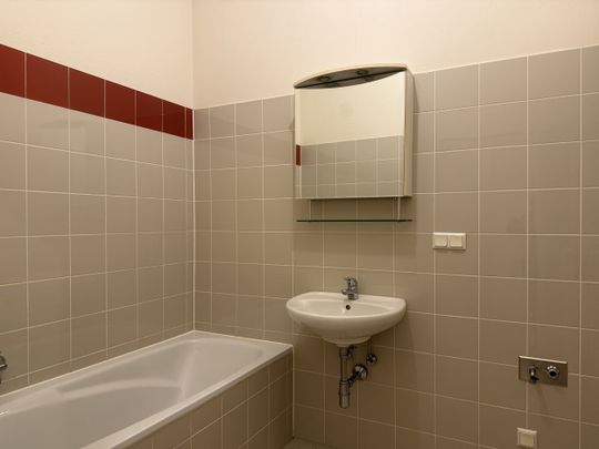 GROSSZÜGIGE 2-ZIMMERWOHNUNG NÄHE VOLKSTHEATER! Döblergasse 1/22 - Photo 1