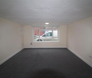 2 bedroom semi-detached house to rent - Photo 6