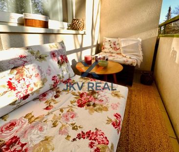 Zariadený 1-izbový byt s vlastným balkónom – Fotografia 4