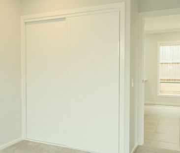 5 Bearsden Street, Spring Mountain, QLD 4300 - Photo 4