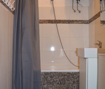 Bez provize – Nabízíme k pronájmu zařízený pokoj v bytě 3+1 na Praz... - Photo 4