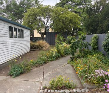 Spacious Living - Photo 1